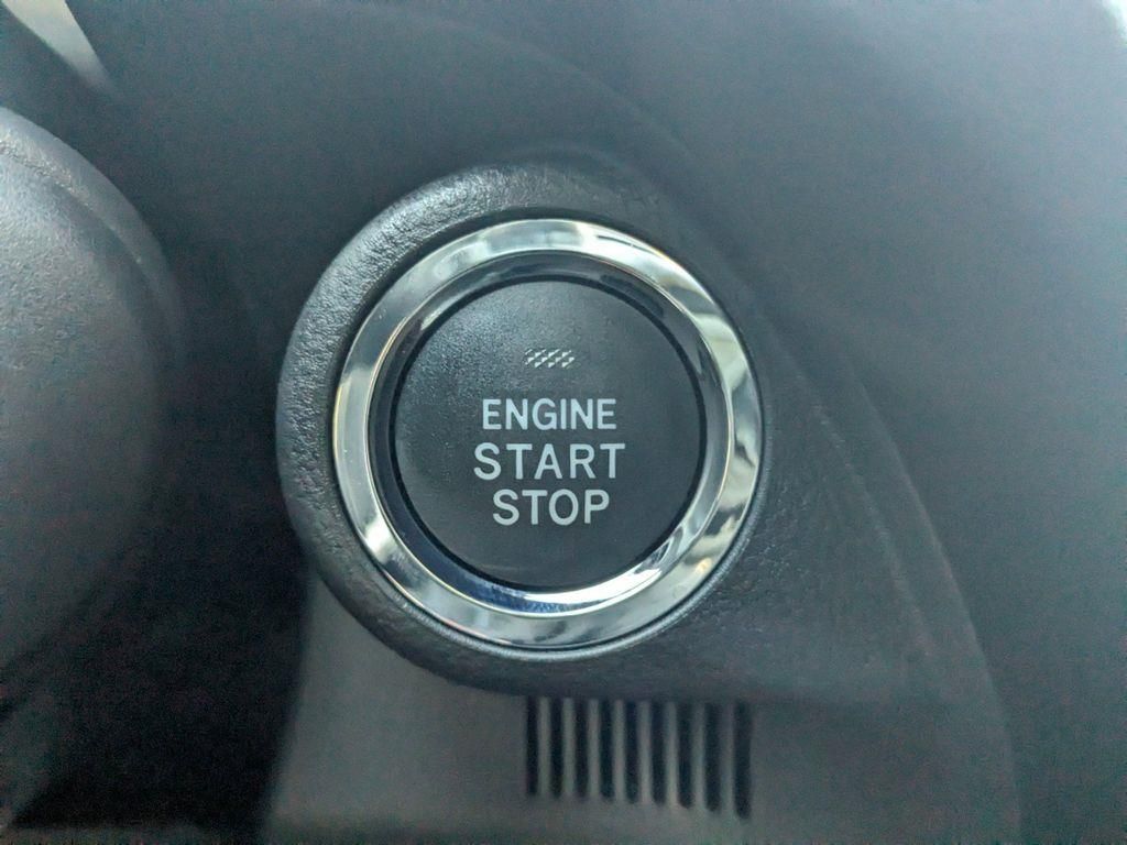 Vehicle image 31 of 32