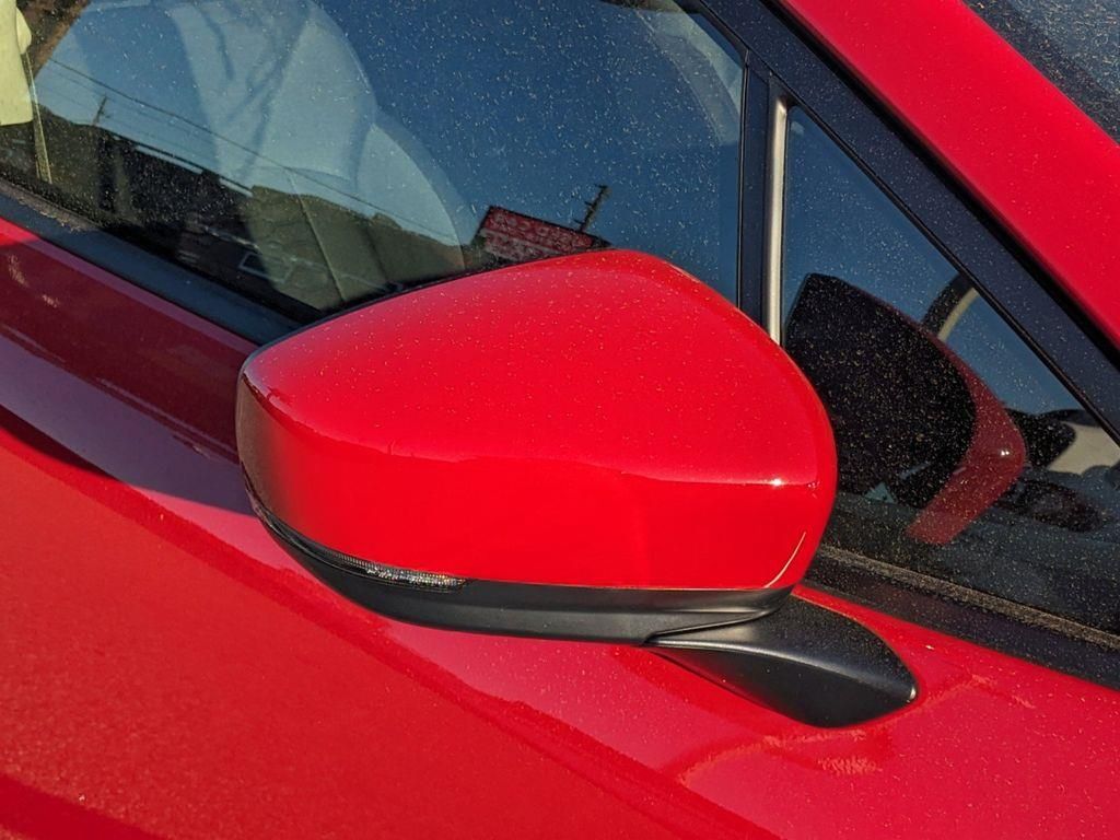 Vehicle image 11 of 32