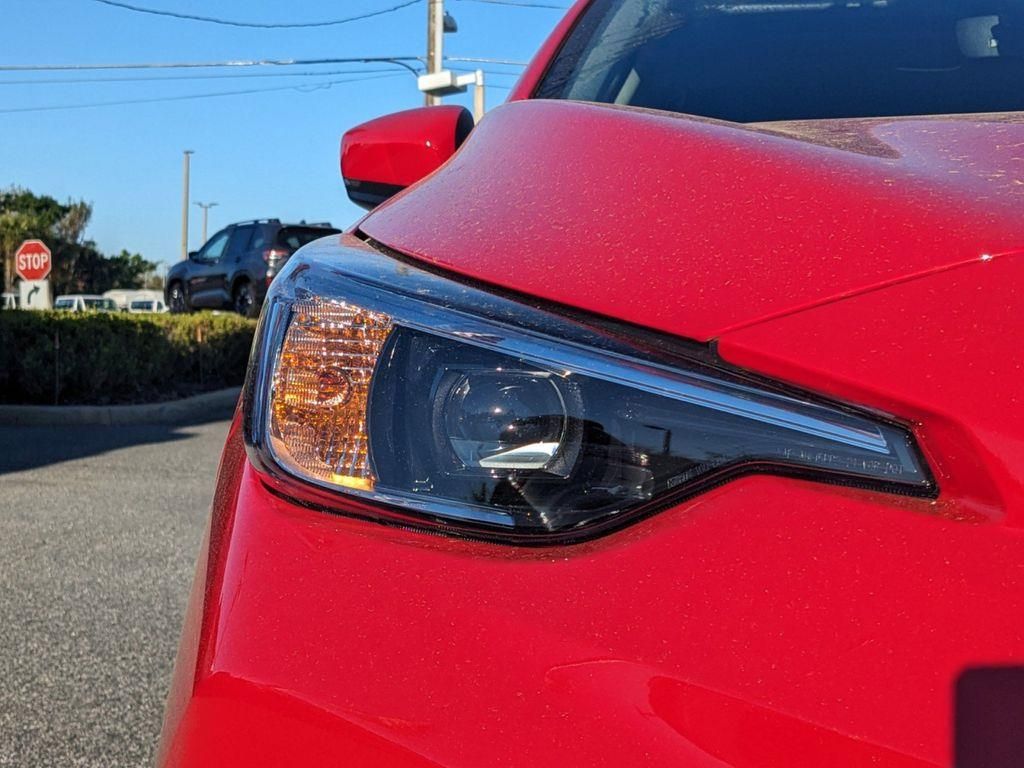 Vehicle image 9 of 32