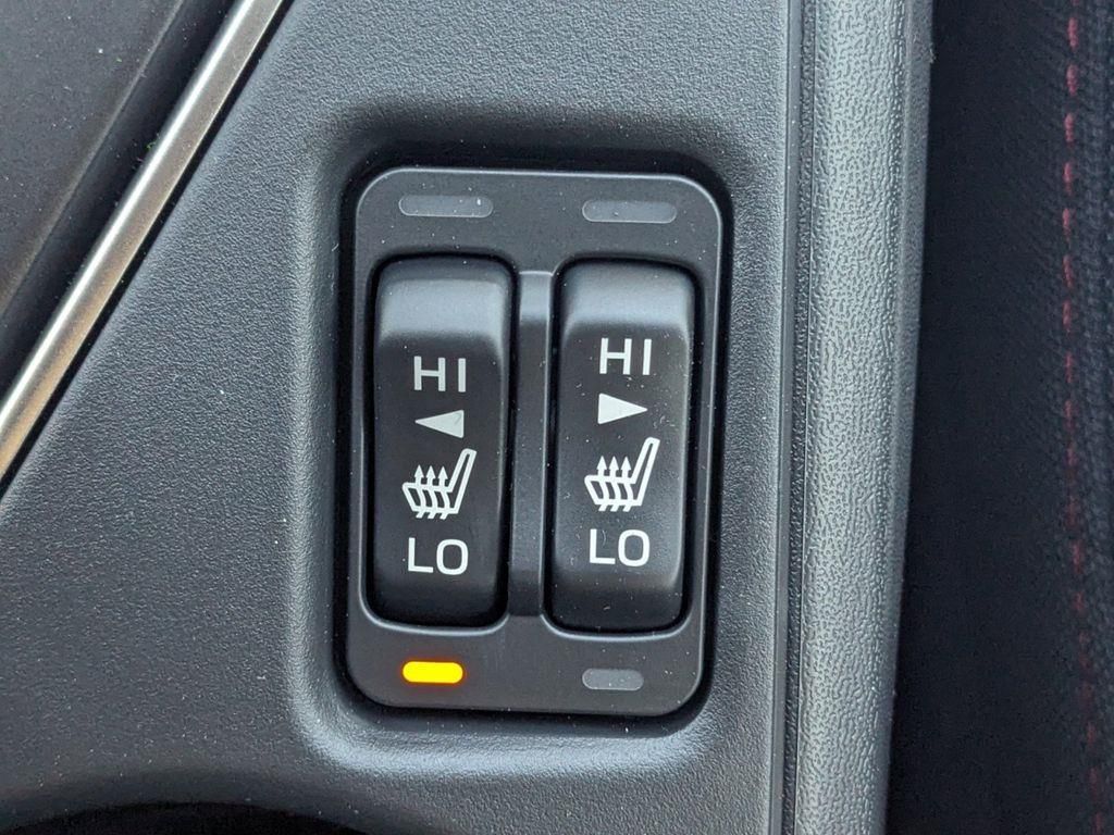 Vehicle image 22 of 32