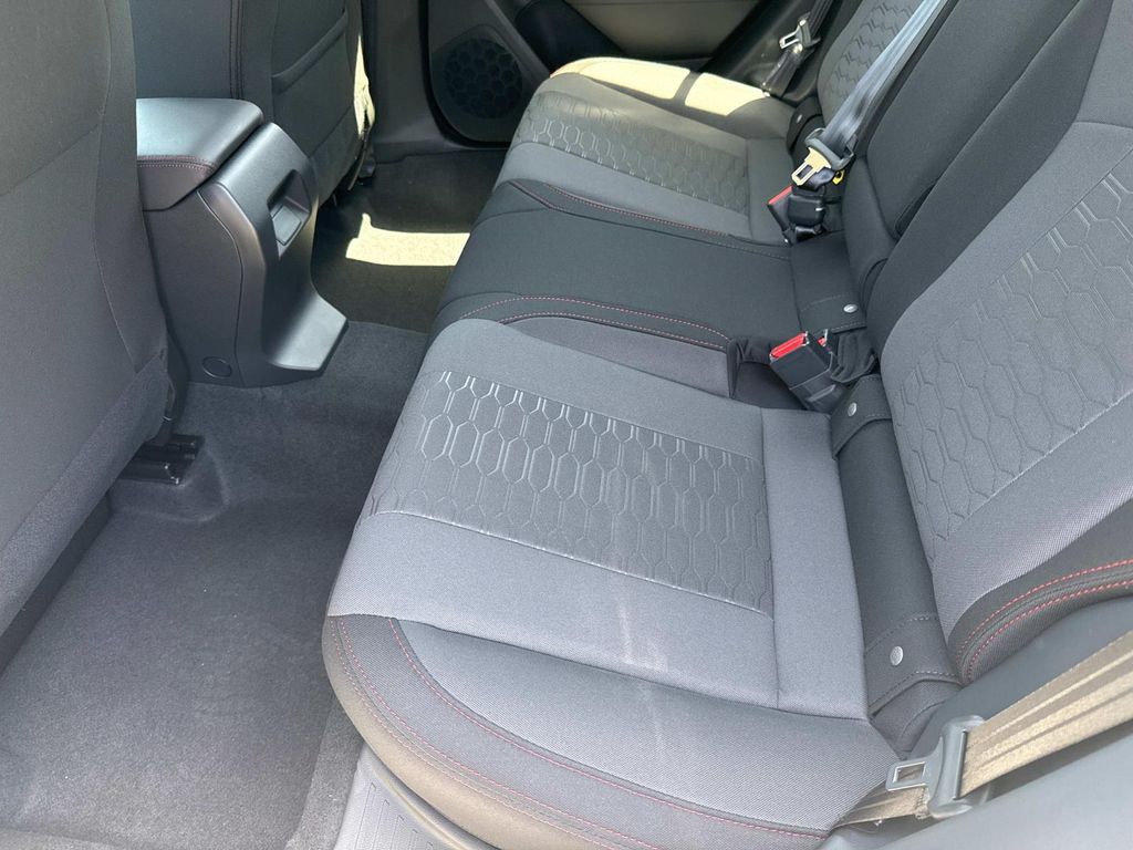 Vehicle image 13 of 34