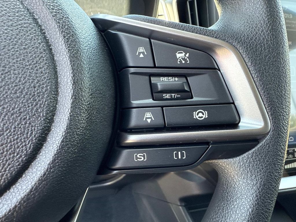 Vehicle image 27 of 34