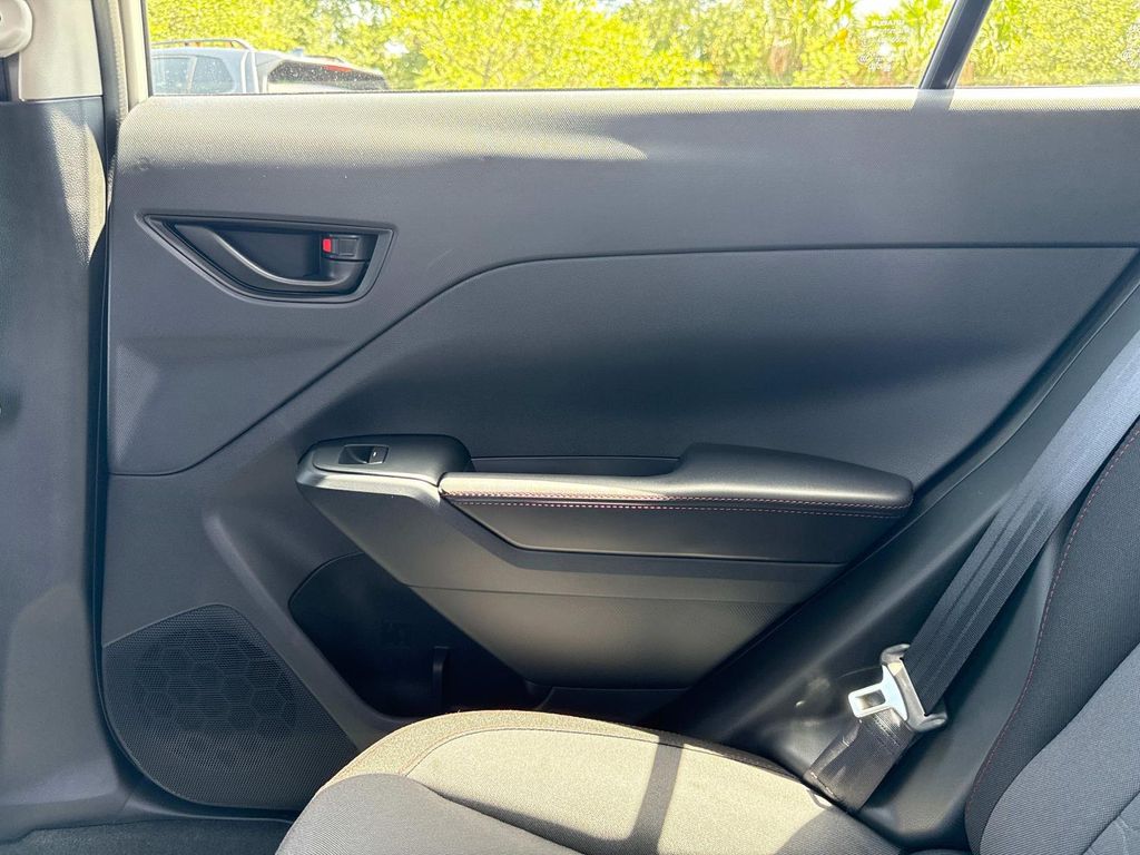 Vehicle image 14 of 34