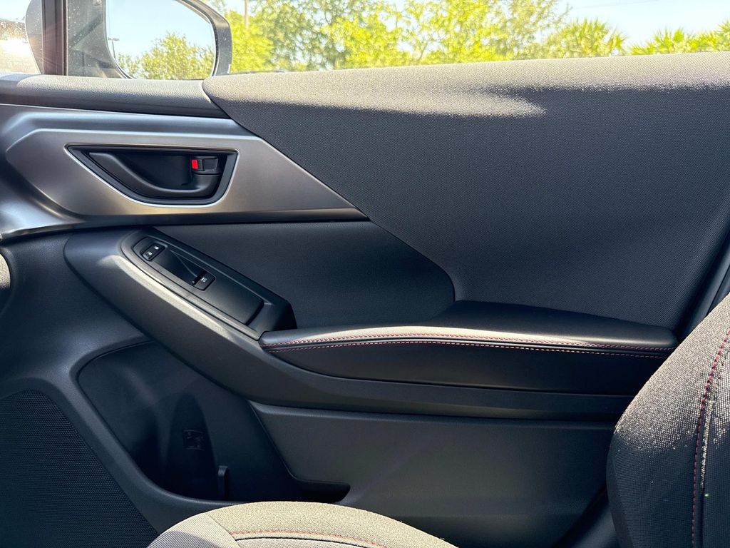 Vehicle image 22 of 34