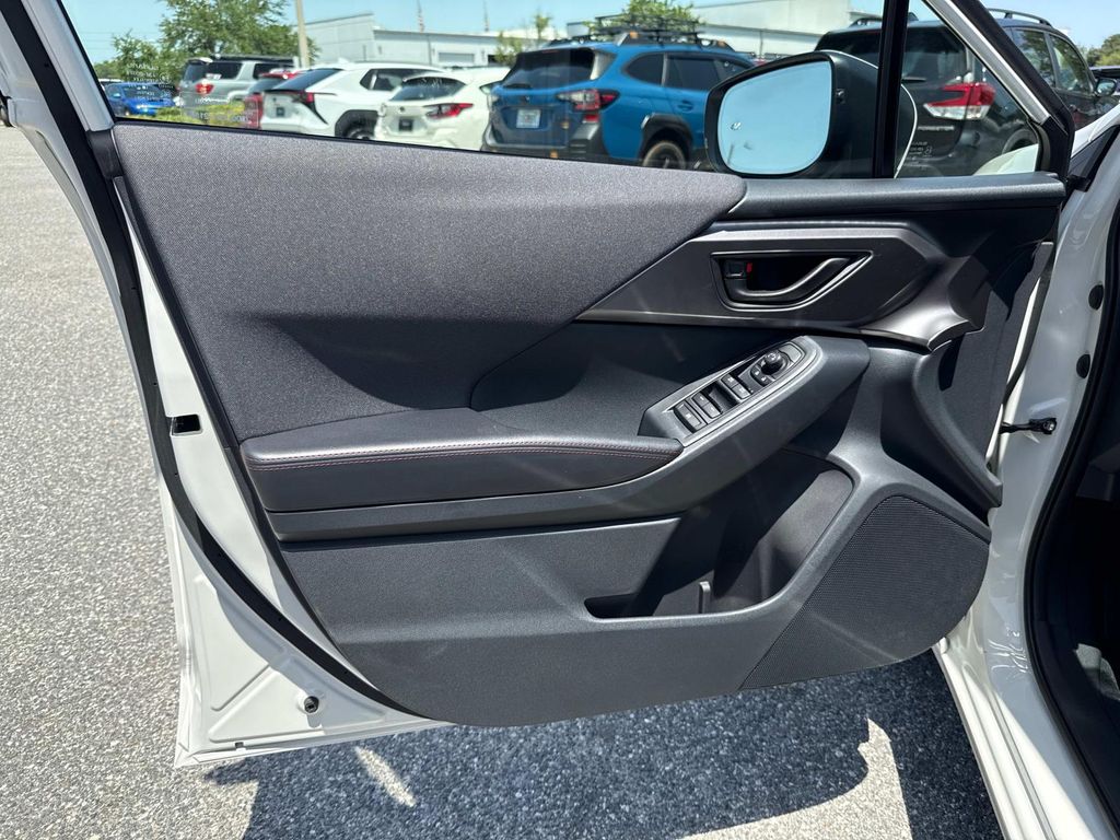 Vehicle image 17 of 34