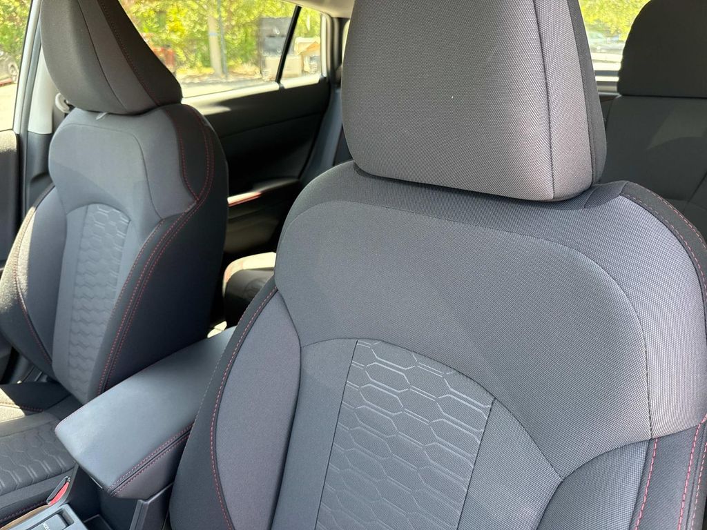 Vehicle image 19 of 34