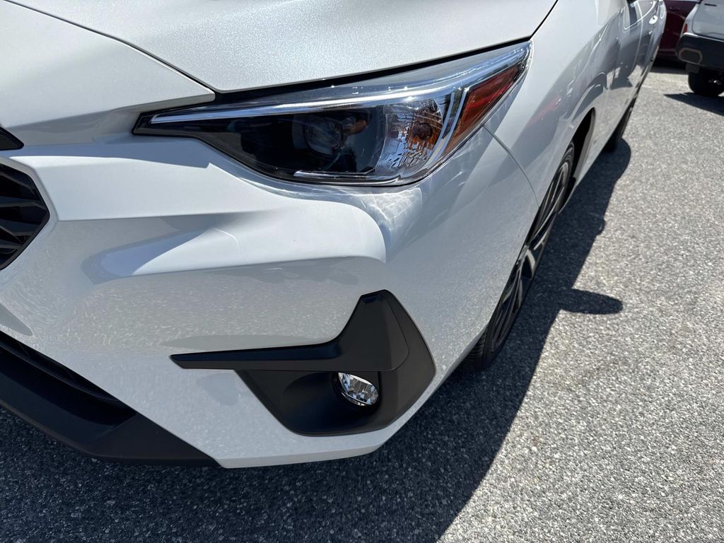 Vehicle image 8 of 34