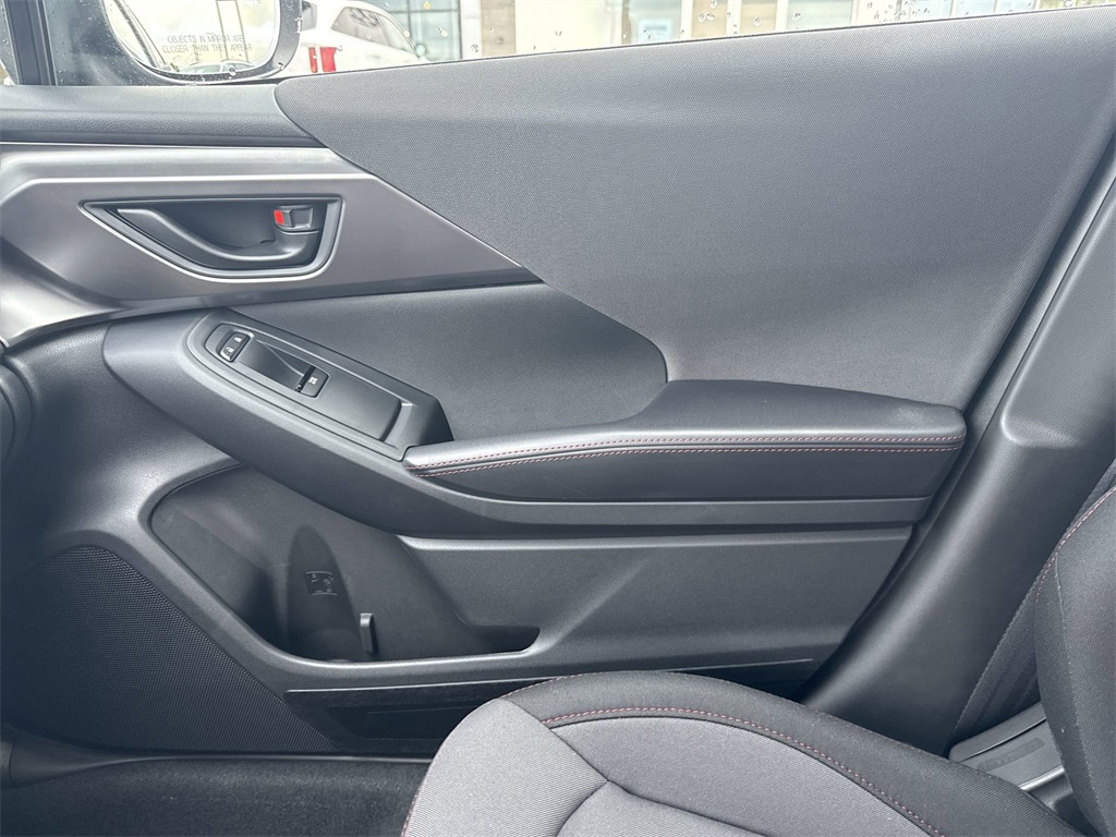 Vehicle image 21 of 39