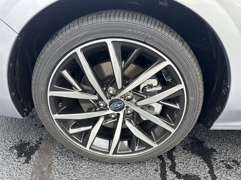 Vehicle image 8 of 39