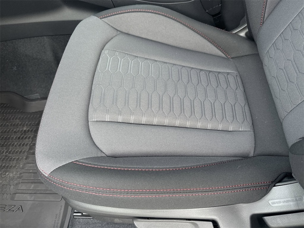 Vehicle image 9 of 39