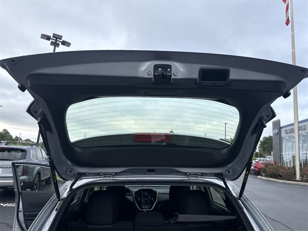 Vehicle image 37 of 39