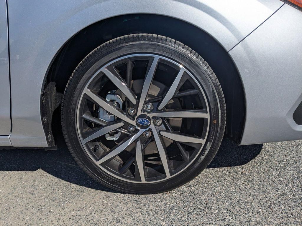 Vehicle image 10 of 24