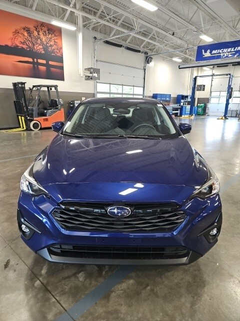 Vehicle image 3 of 38