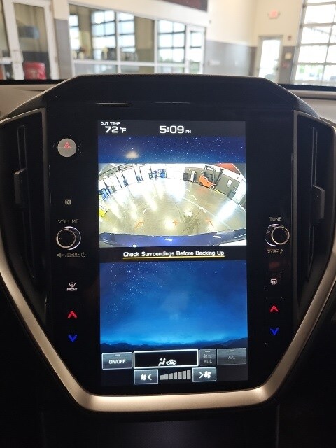 Vehicle image 23 of 38
