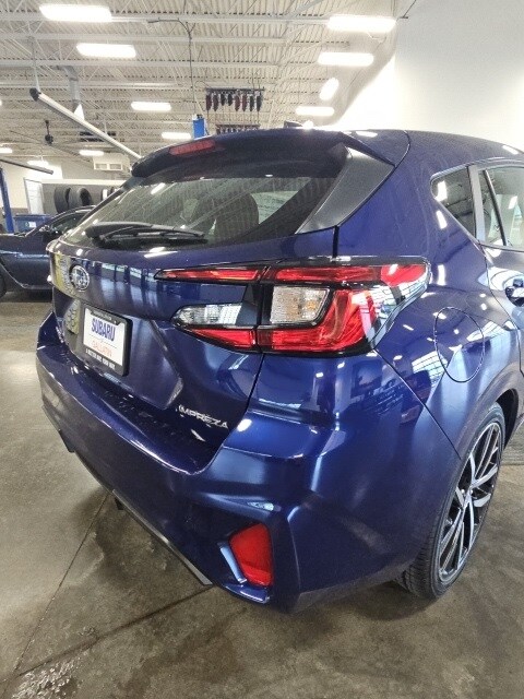 Vehicle image 10 of 38