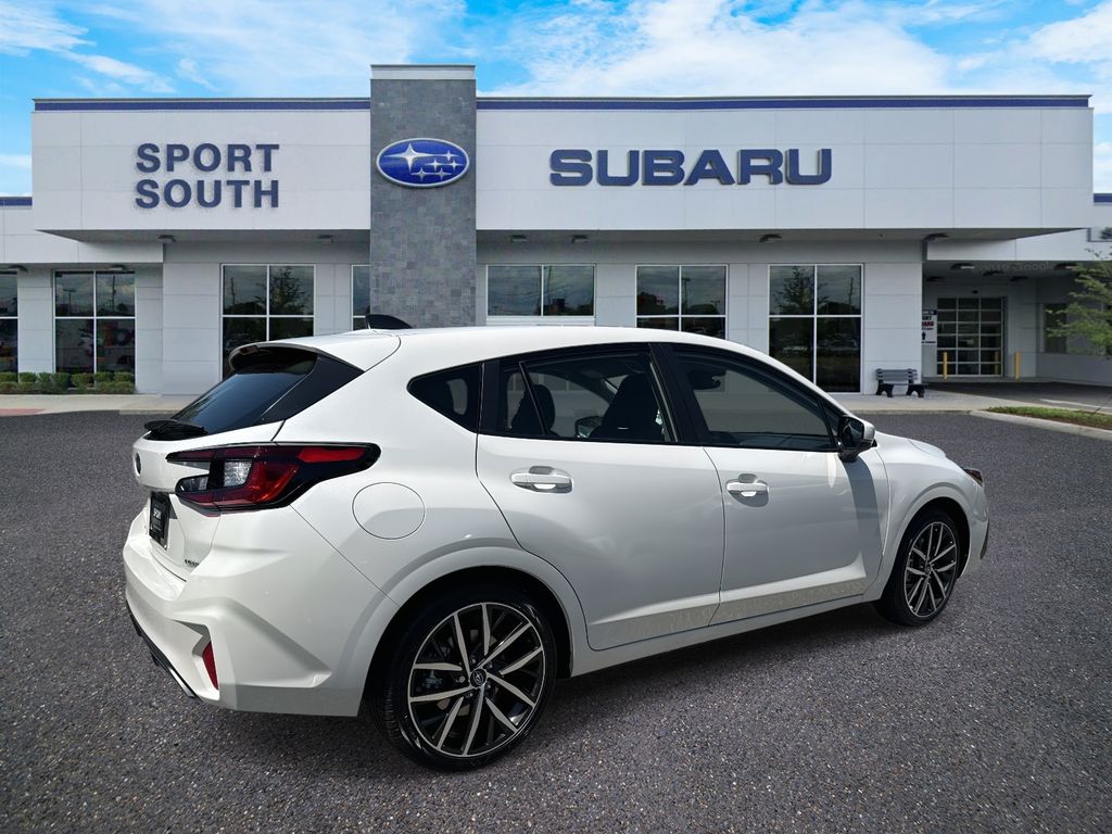 Vehicle image 4 of 32