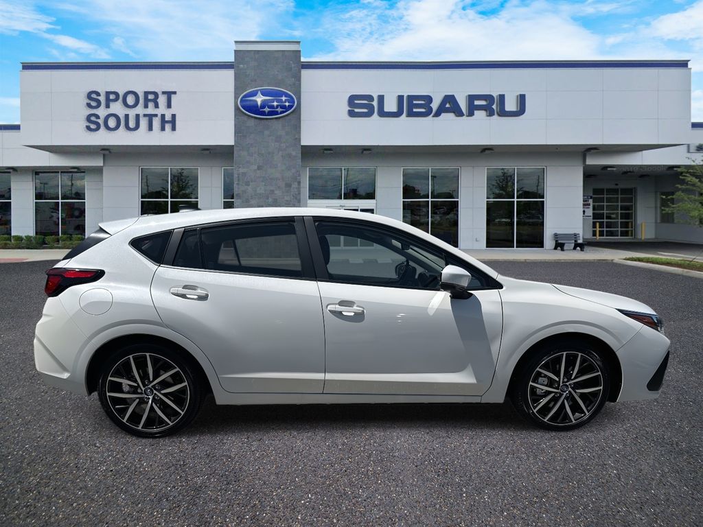 Vehicle image 3 of 32