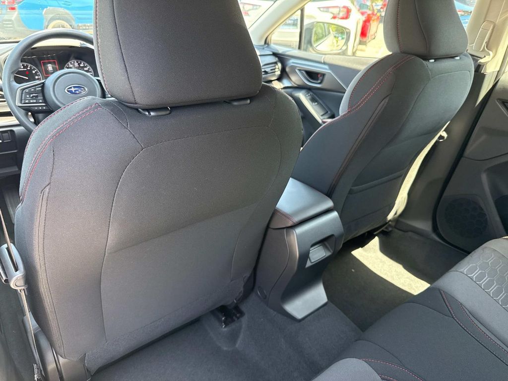Vehicle image 11 of 32