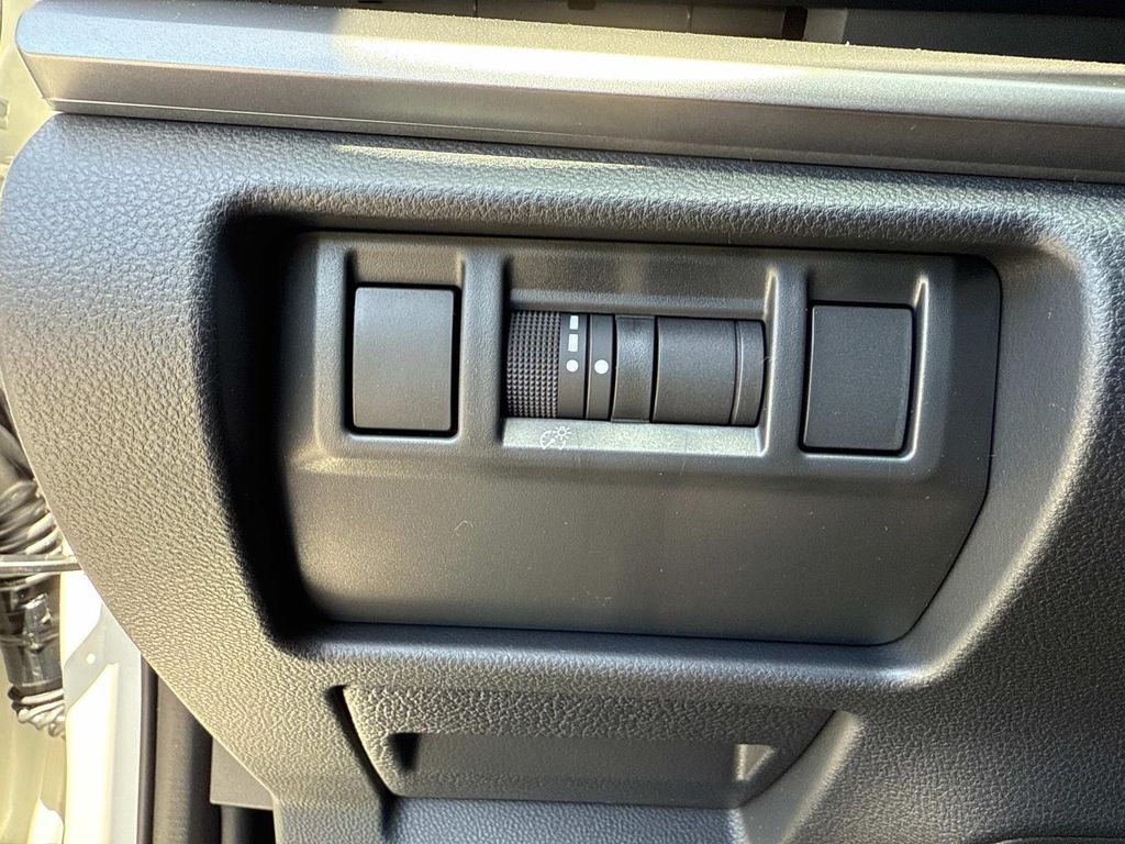 Vehicle image 31 of 32