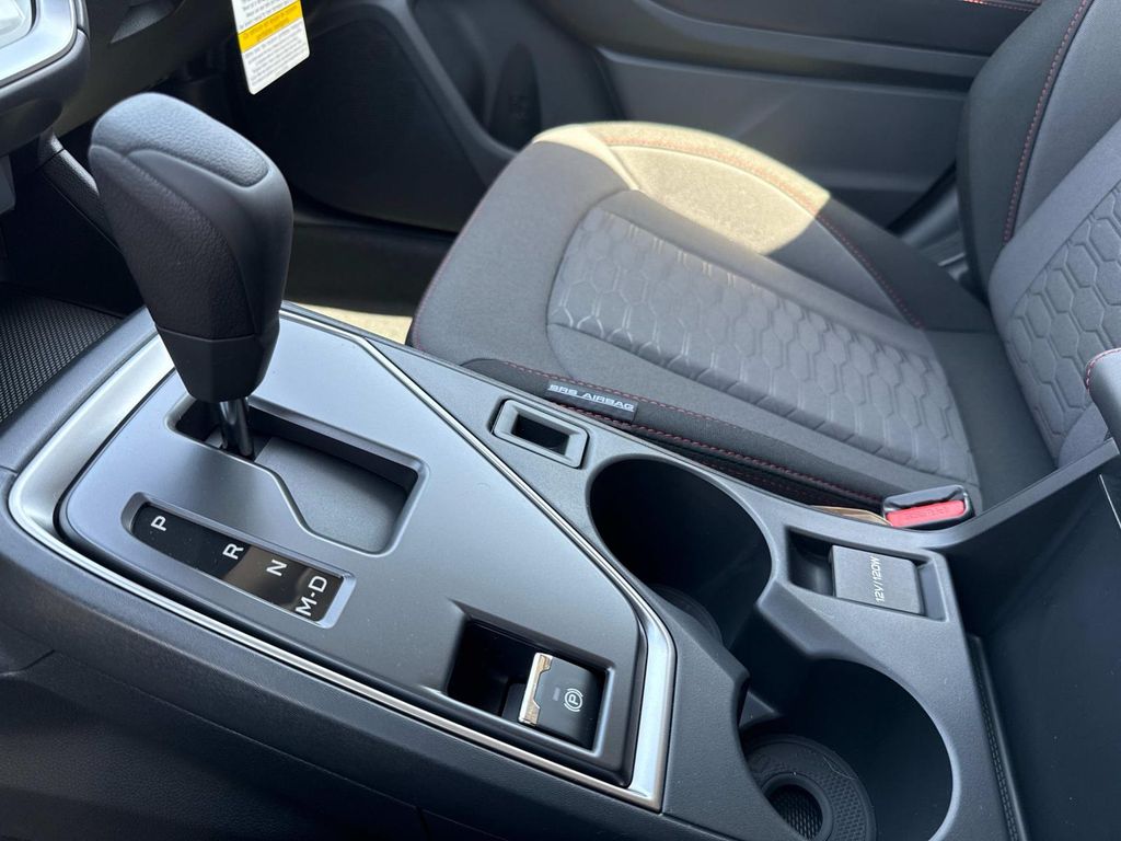 Vehicle image 26 of 32