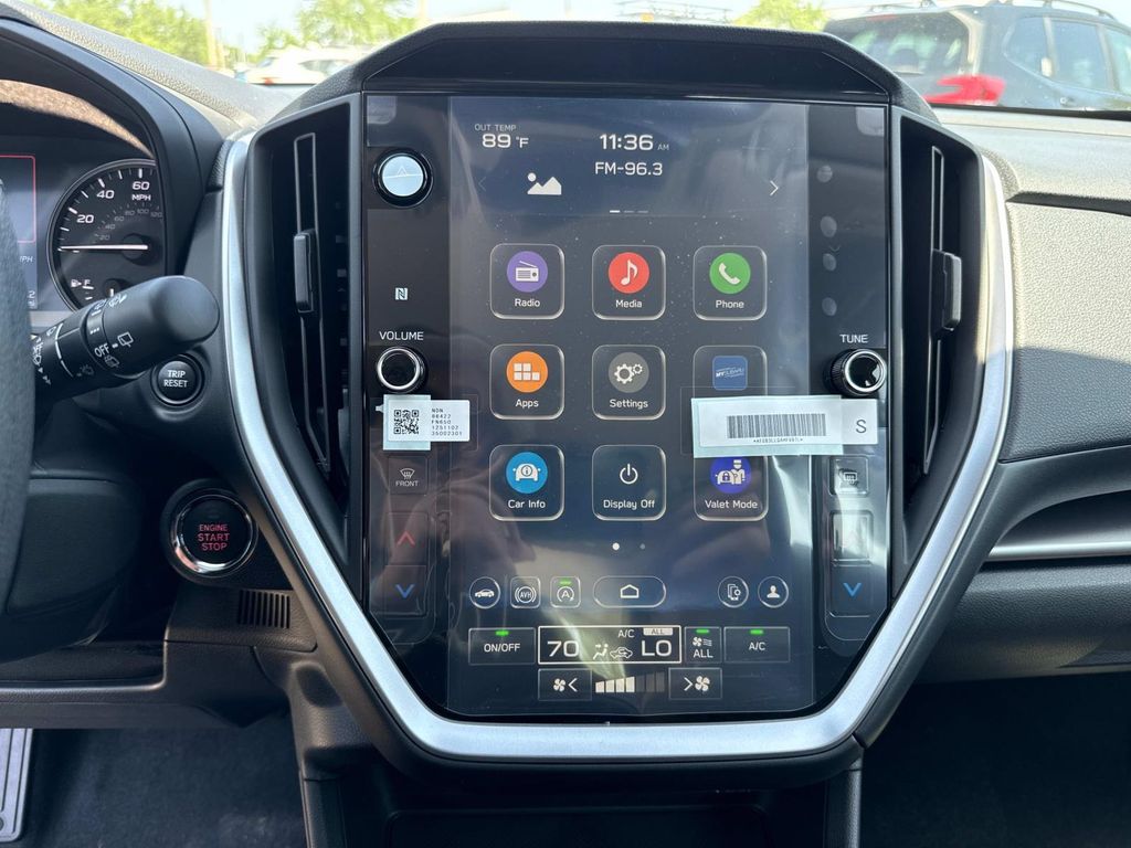 Vehicle image 23 of 32