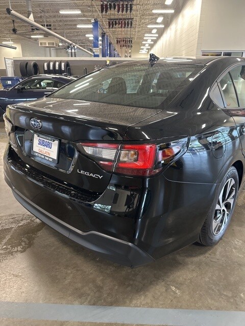 Vehicle image 7 of 43