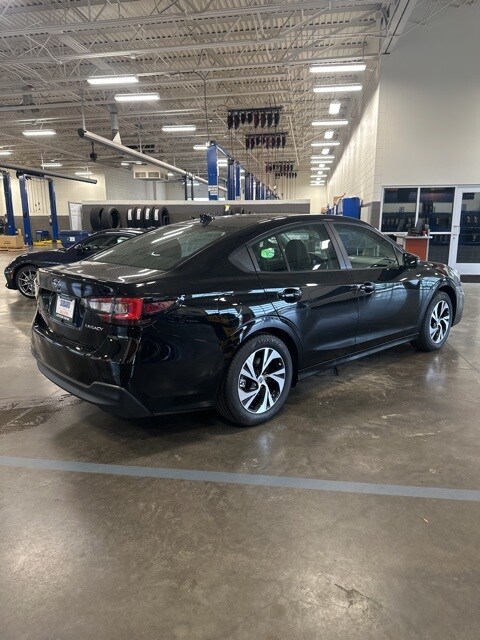 Vehicle image 8 of 43