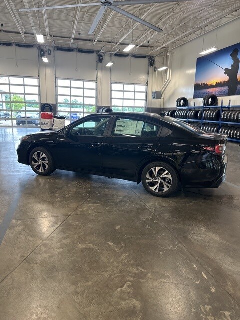 Vehicle image 11 of 43