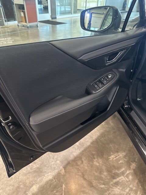 Vehicle image 14 of 43
