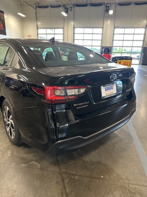 Vehicle image 10 of 43