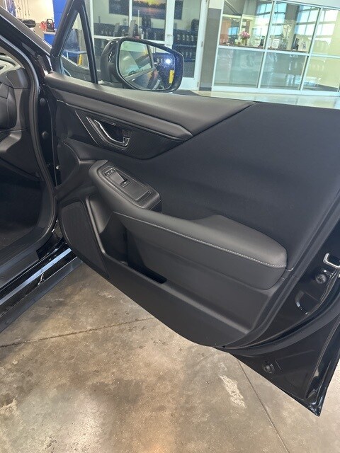 Vehicle image 35 of 43