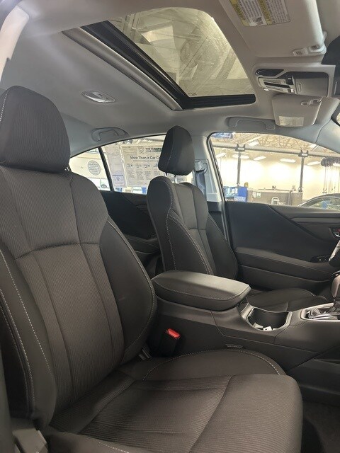 Vehicle image 37 of 43