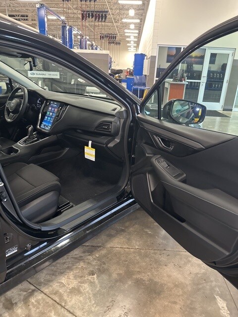 Vehicle image 34 of 43