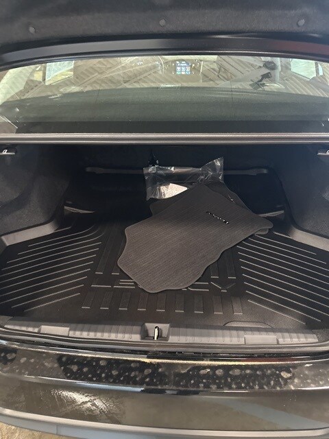 Vehicle image 29 of 43