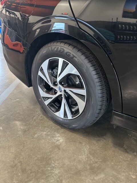 Vehicle image 40 of 43