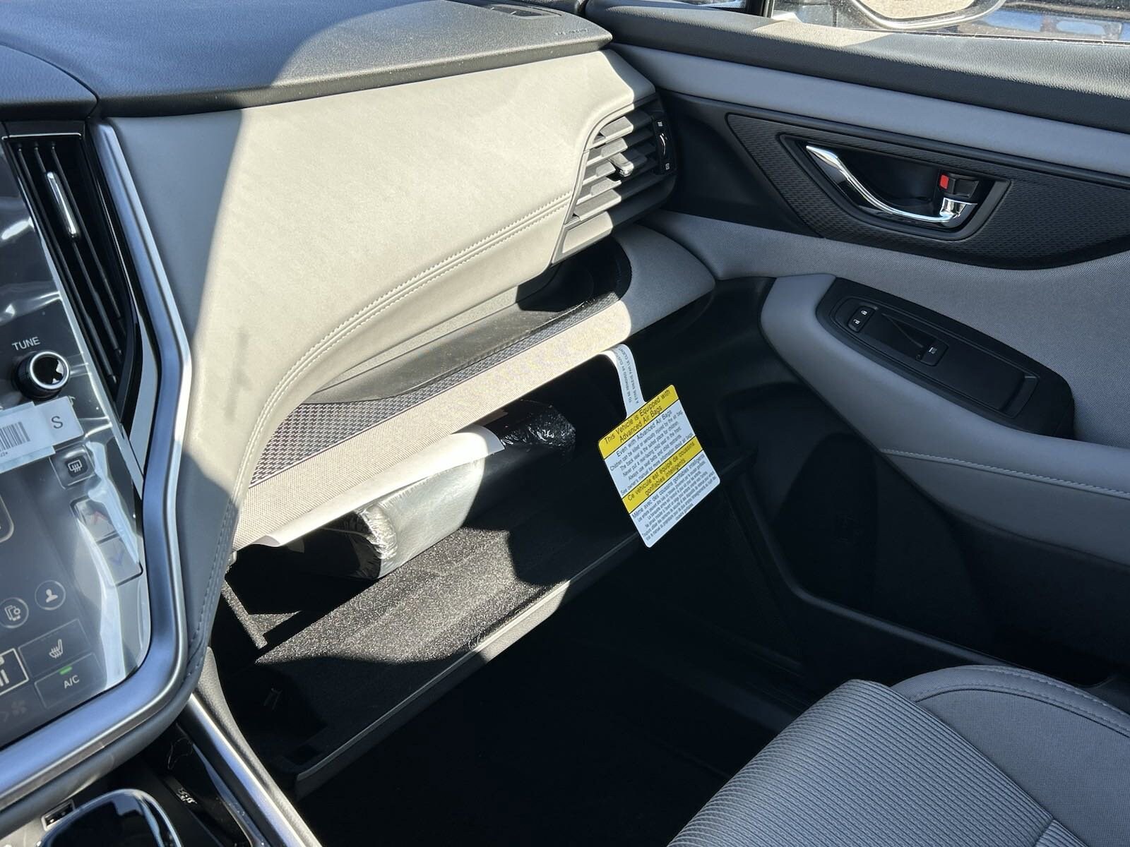 Vehicle image 27 of 36