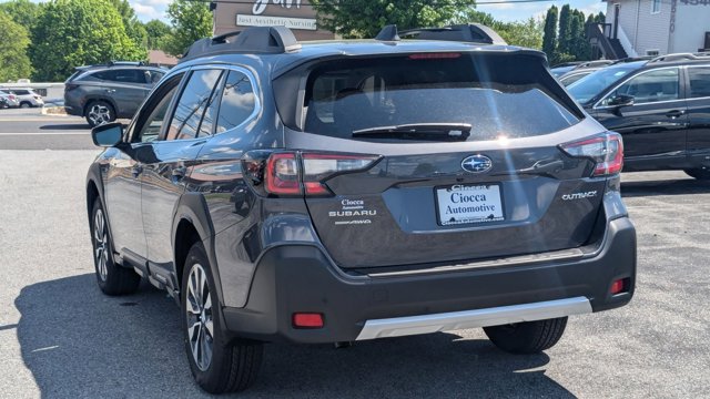 Vehicle image 6 of 18