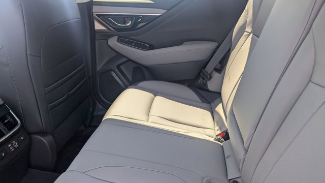Vehicle image 15 of 18