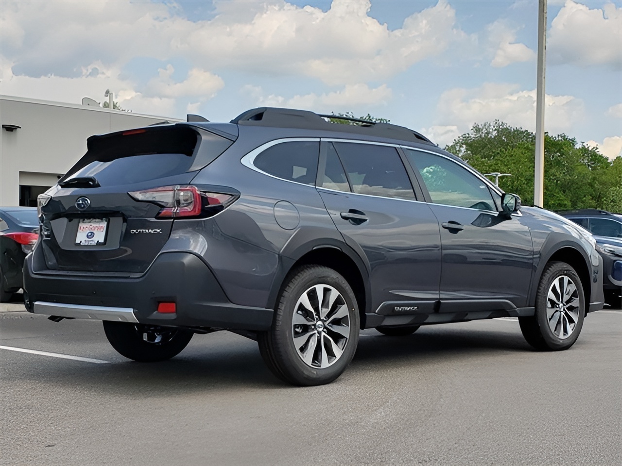 Vehicle image 16 of 17