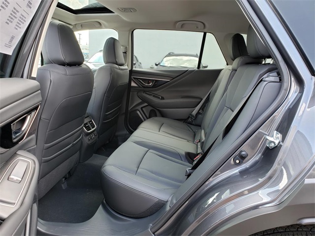 Vehicle image 8 of 17