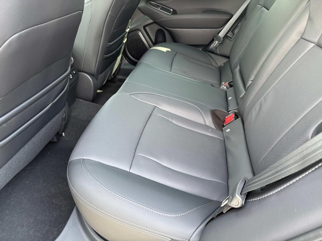 Vehicle image 11 of 30
