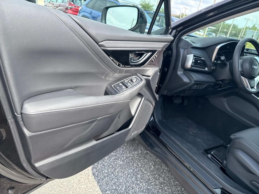 Vehicle image 15 of 30