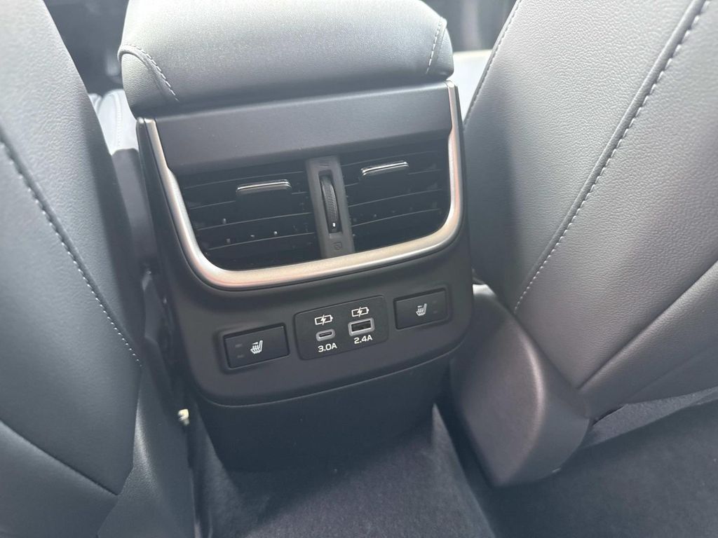 Vehicle image 13 of 30