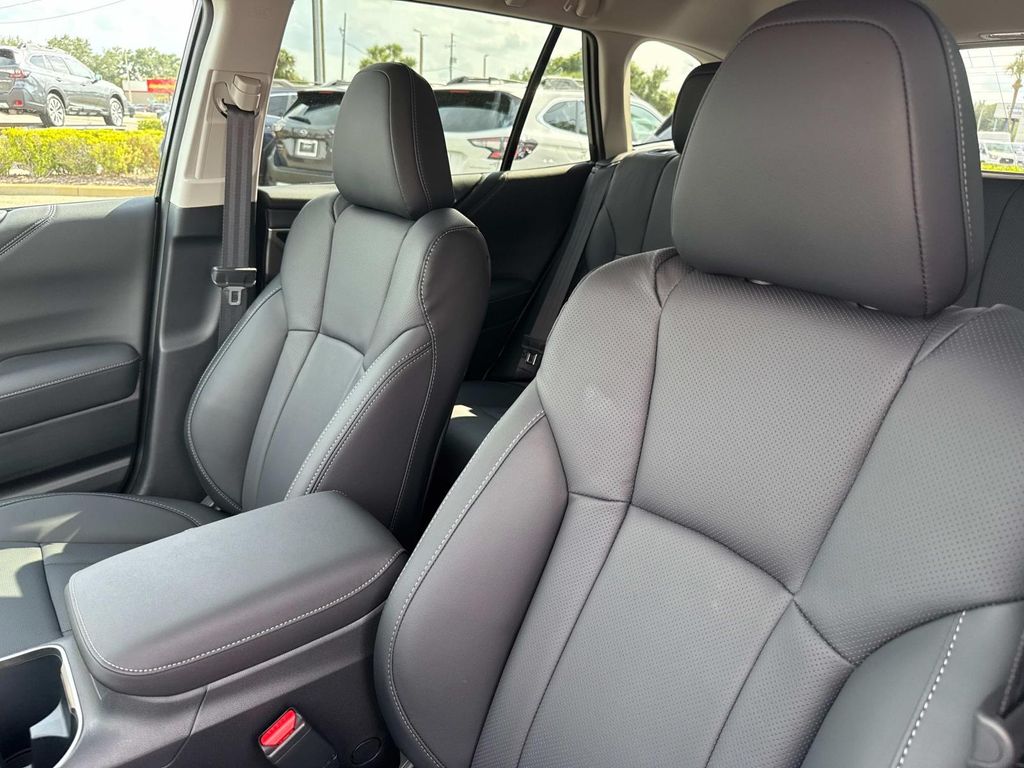 Vehicle image 18 of 30