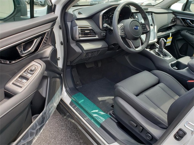 Vehicle image 10 of 12
