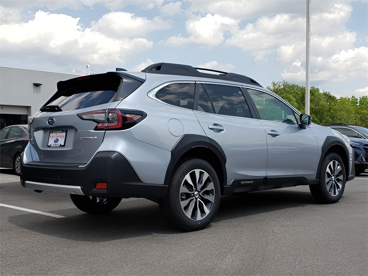 Vehicle image 16 of 17