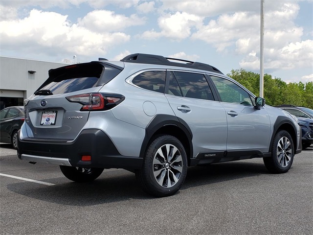 Vehicle image 4 of 17