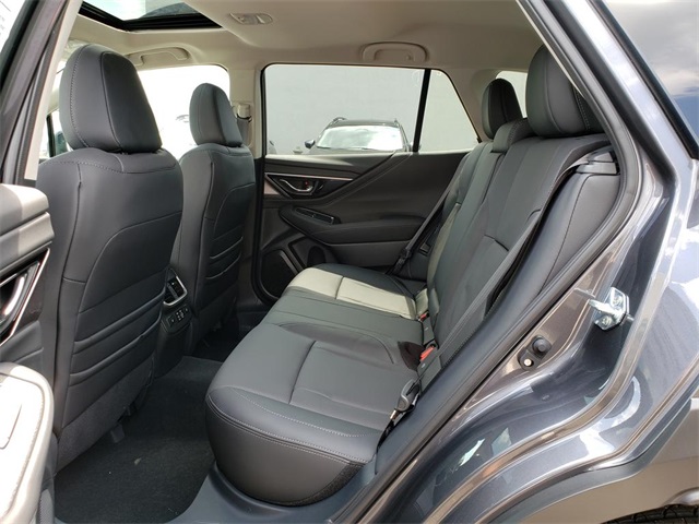 Vehicle image 8 of 17