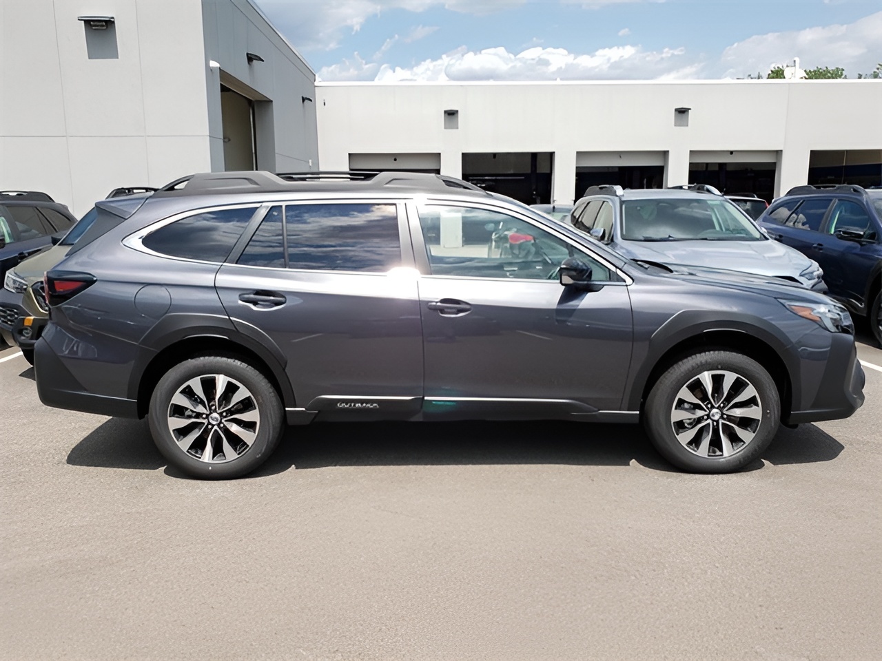 Vehicle image 15 of 17
