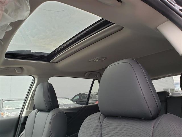 Vehicle image 8 of 12